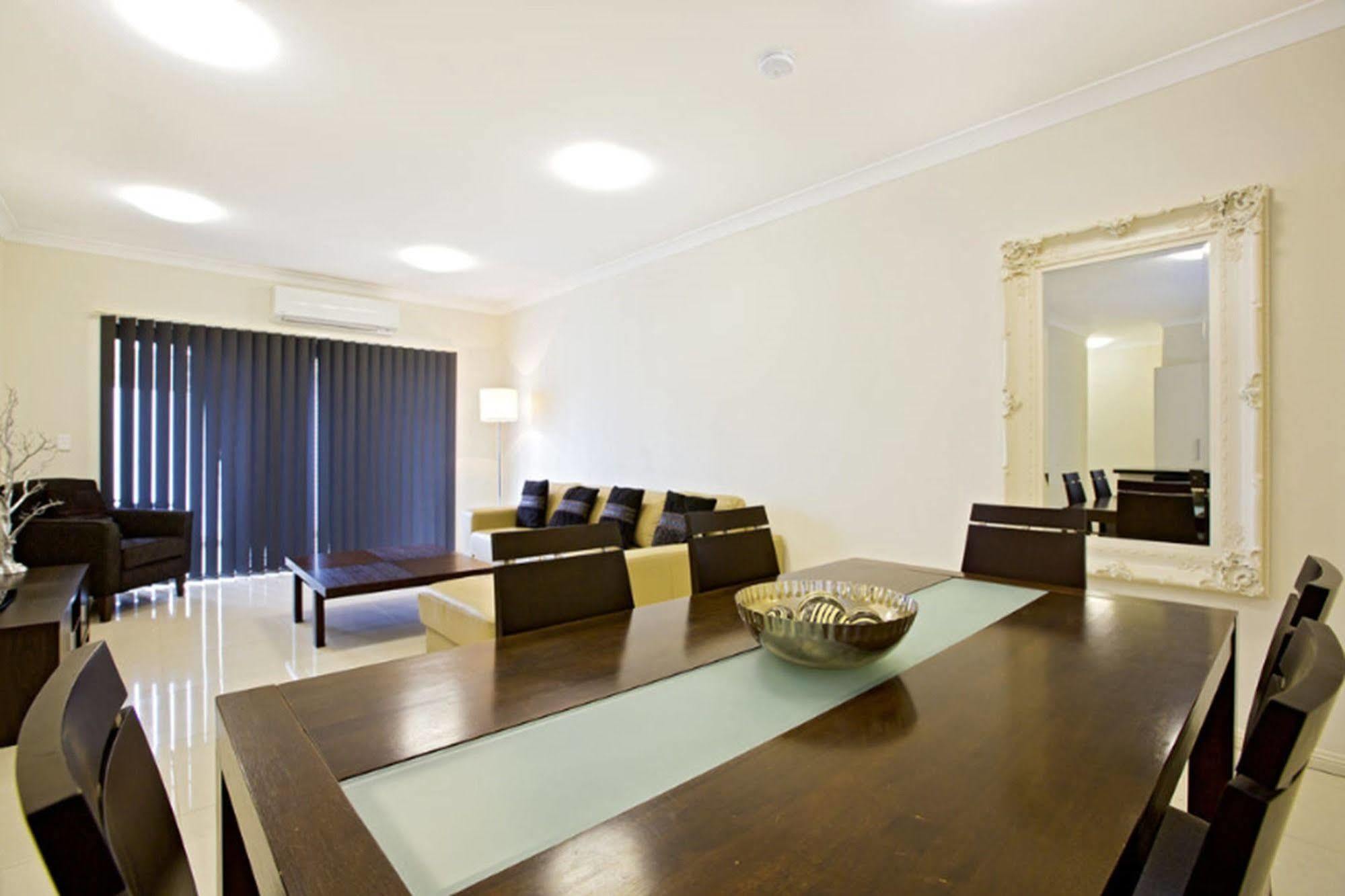 Astina Serviced Apartments - Central Penrith Esterno foto