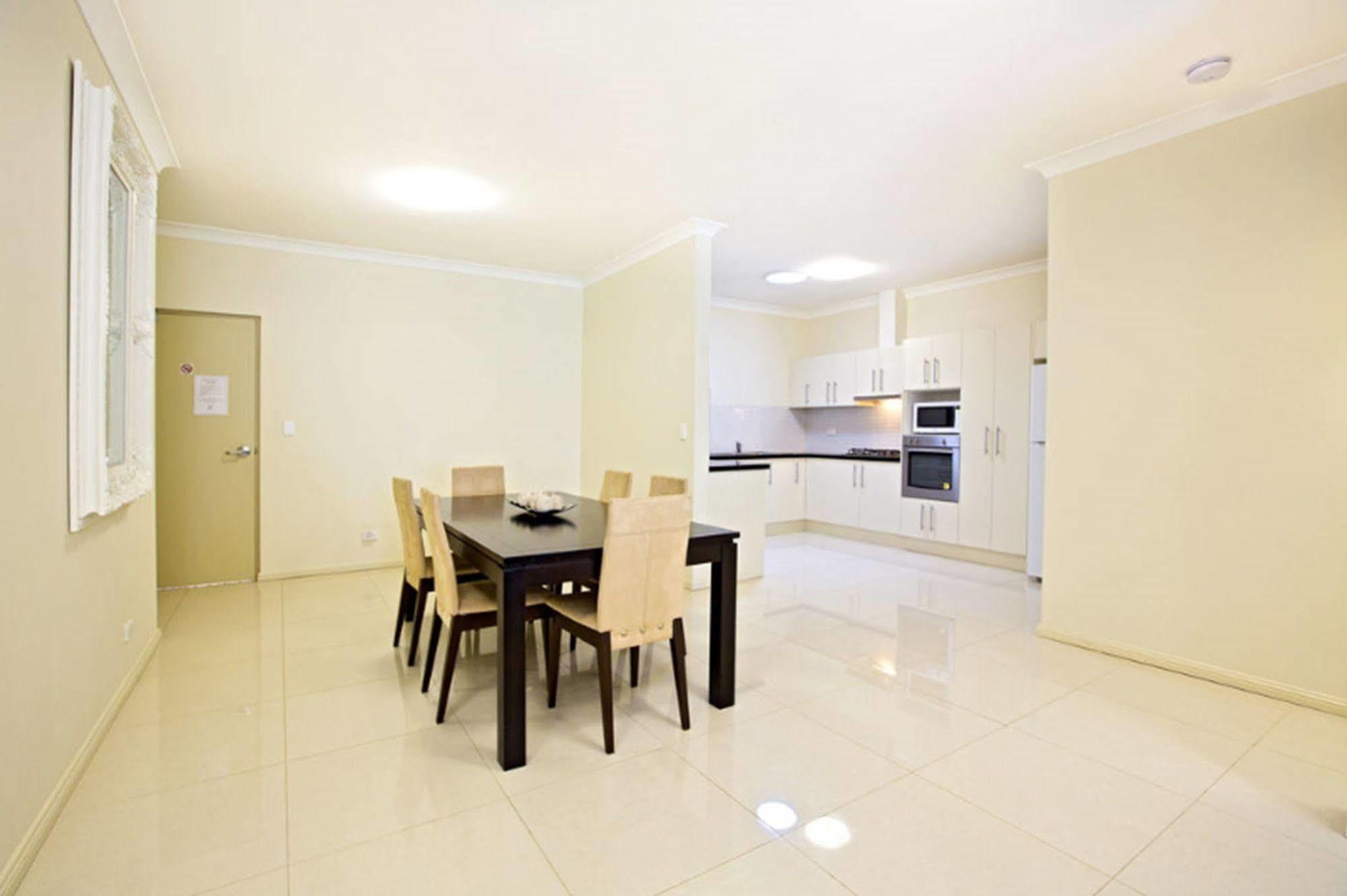 Astina Serviced Apartments - Central Penrith Esterno foto