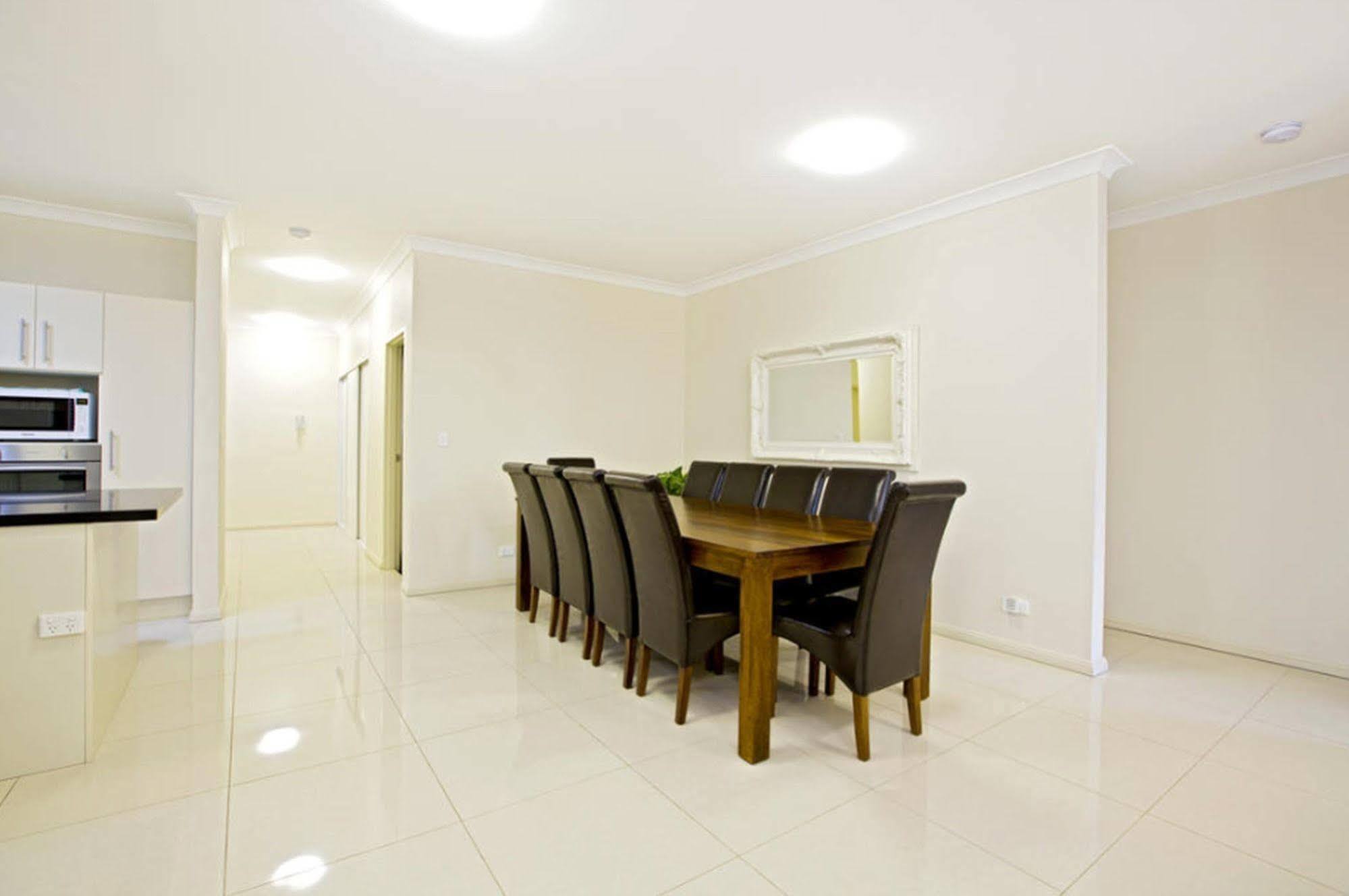 Astina Serviced Apartments - Central Penrith Esterno foto