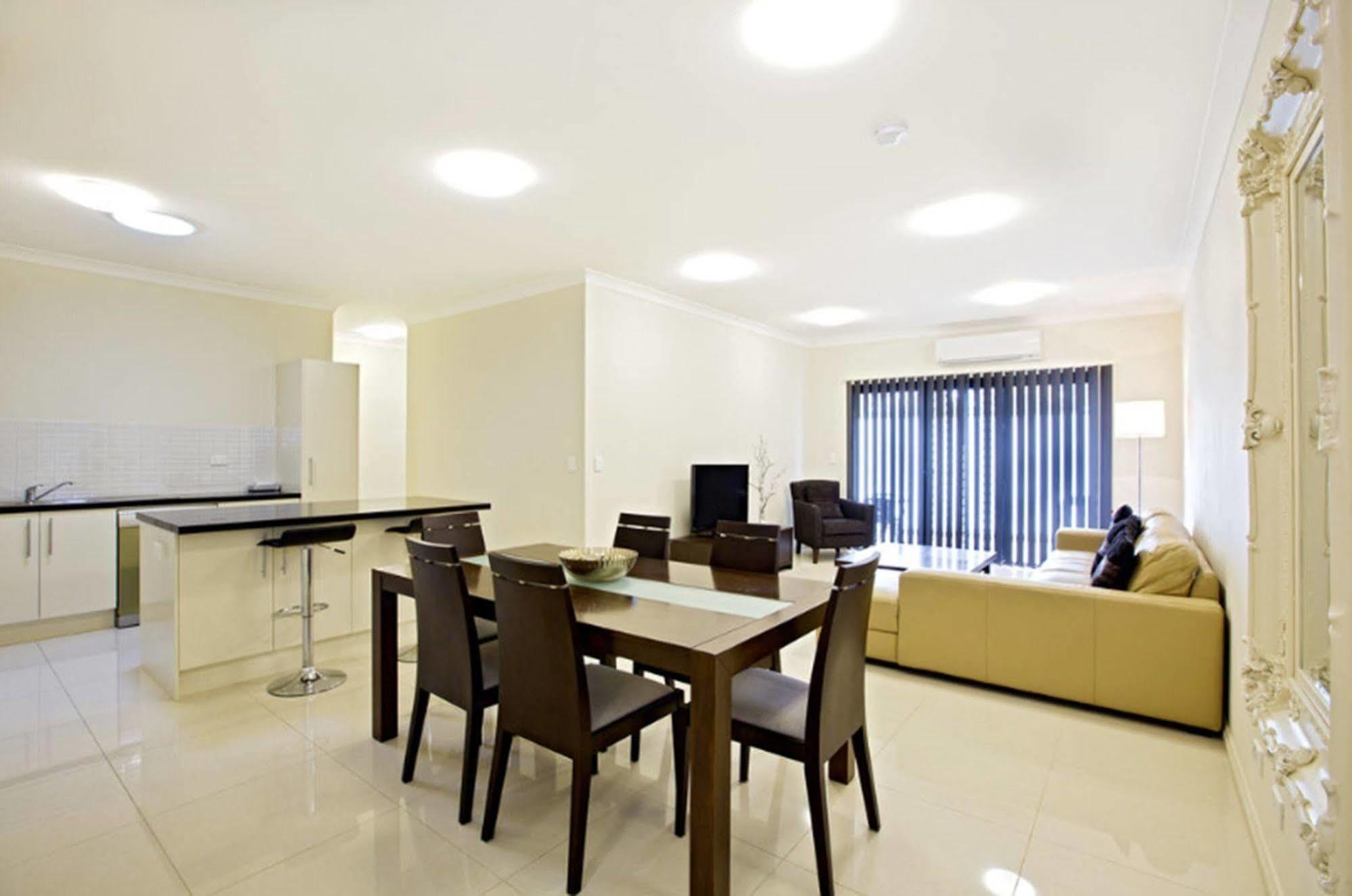 Astina Serviced Apartments - Central Penrith Esterno foto